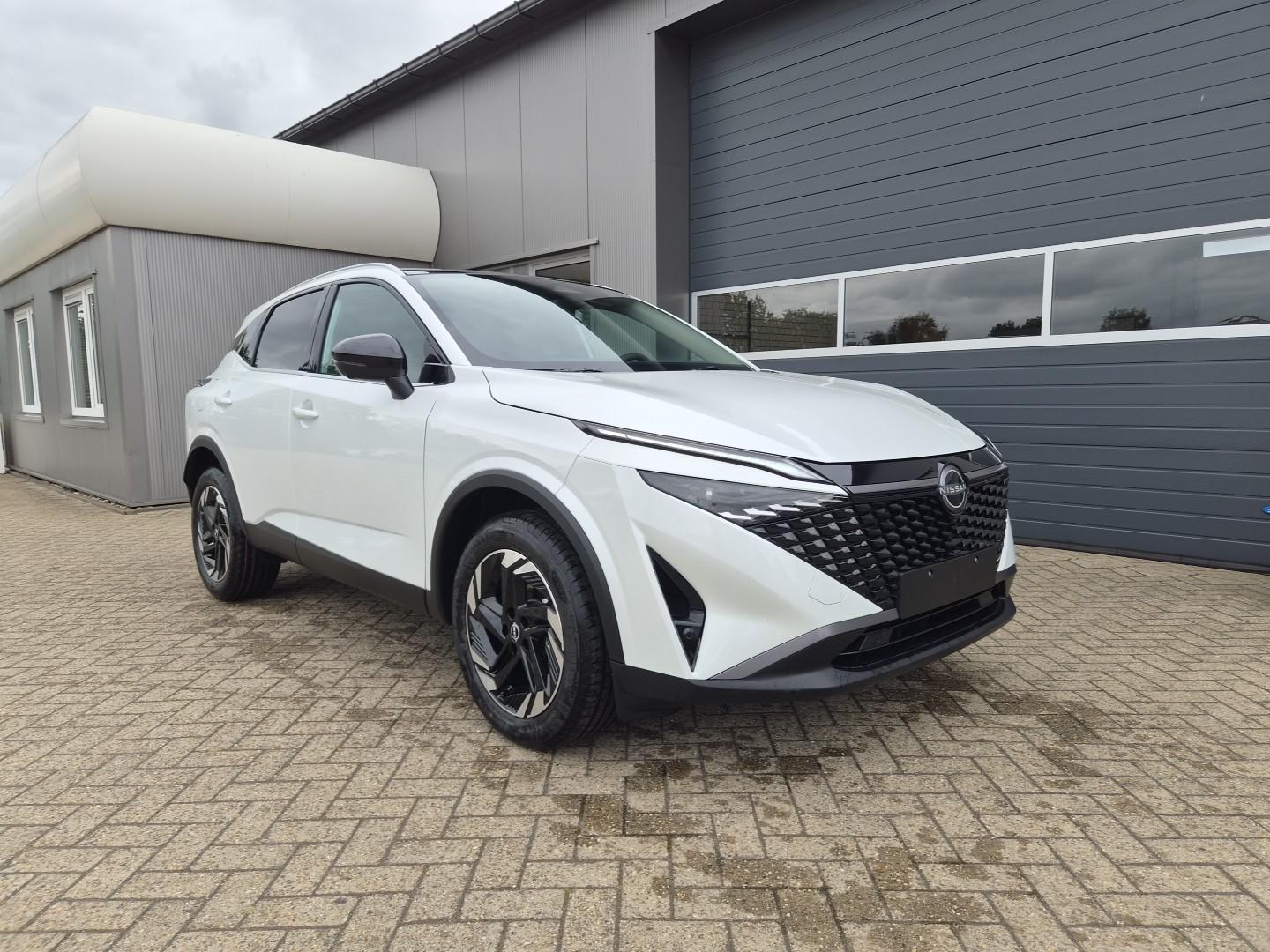Nissan Qashqai 1.3 N-connecta - Petrol - Automatic - 158 hp - 50 km