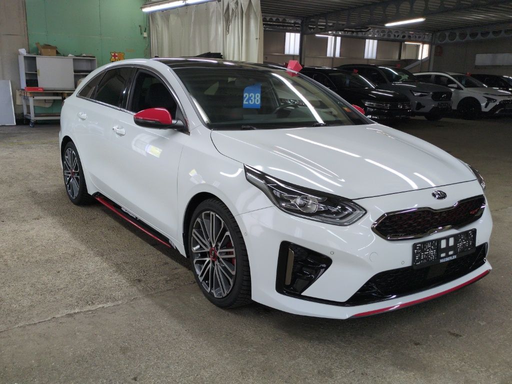 Kia ProCeed GT - Petrol - Automatic - 201 hp - 54.546 km