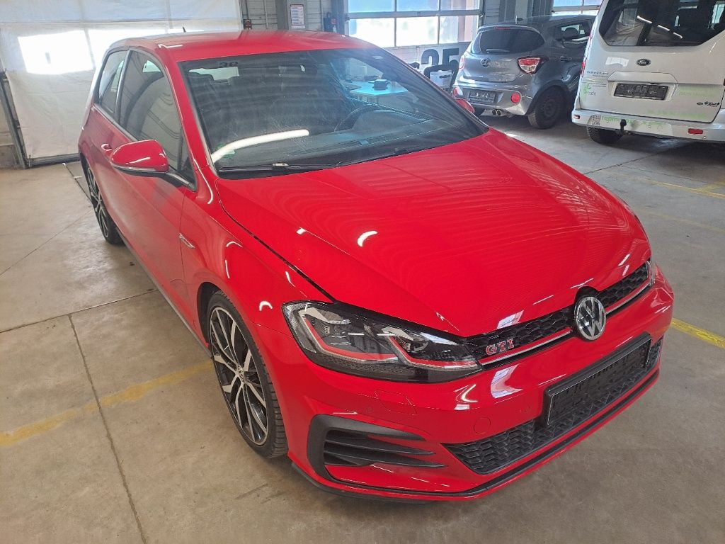 Volkswagen Golf GTI Performance - Petrol - Automatic - 227 hp - 61.908 km