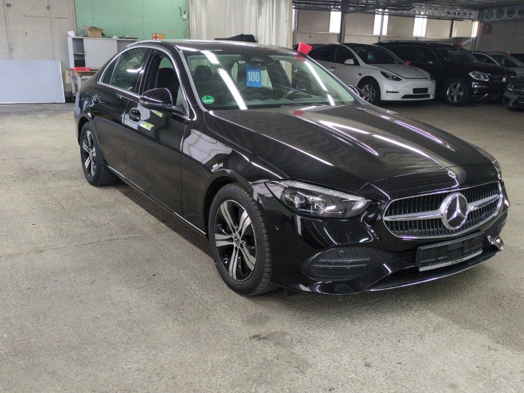 Mercedes-Benz C 220d Avantgarde - Diesel - Automatic - 220 hp - 82.903 km