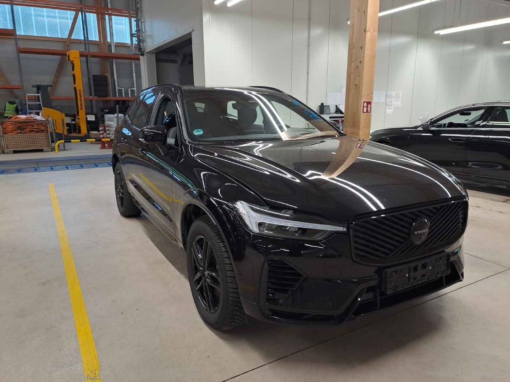 Volvo XC60 Plus - Hybrid - Automatic - 455 hp - 8.922 km
