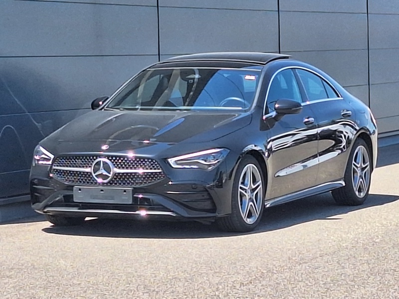 Mercedes-Benz CLA 200 AMG Line - Petrol - Automatic - 163 hp - 9.935 km