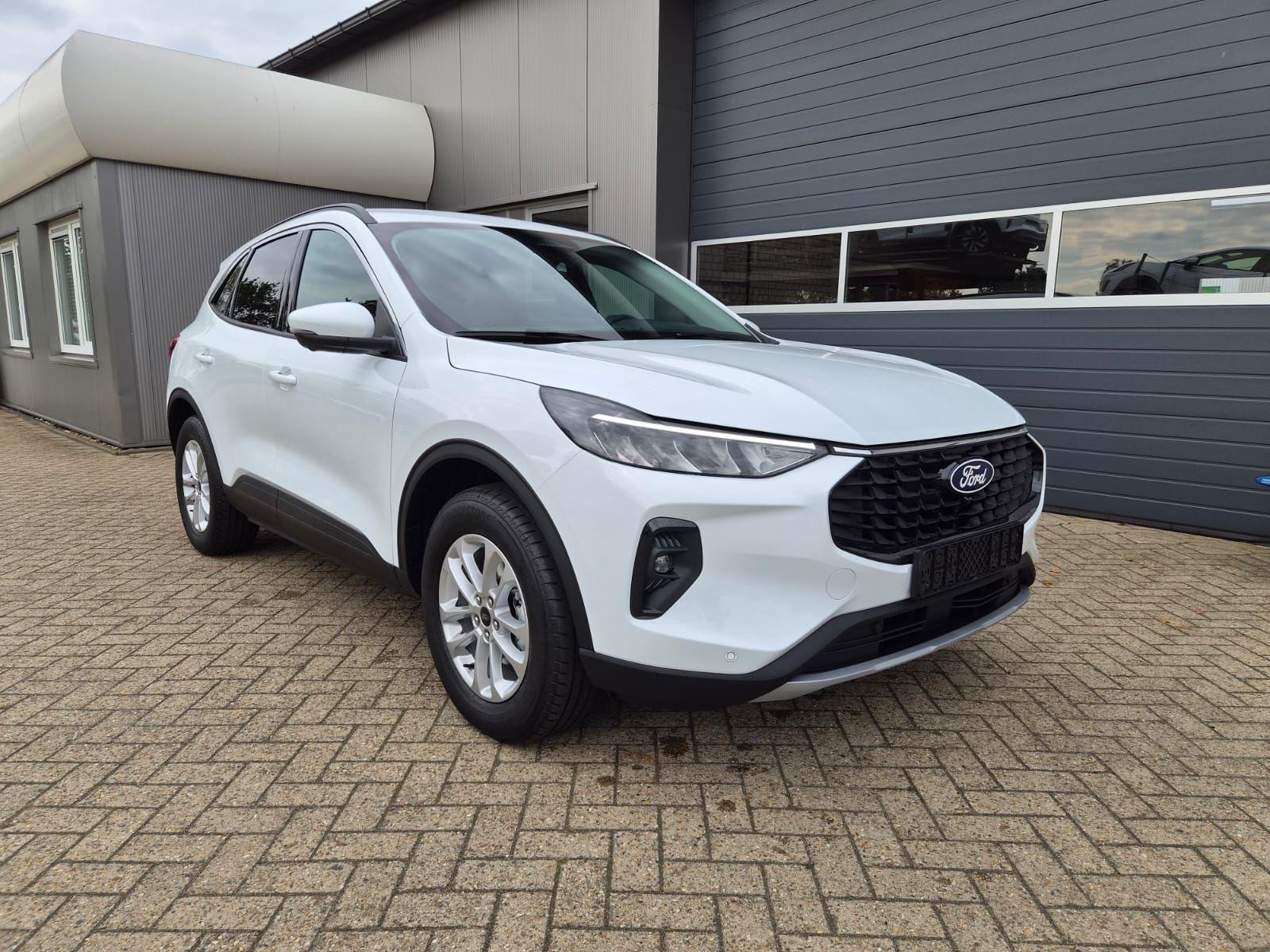 Ford Kuga 2.5 Titanium - Hybrid - Automatic - 243 hp - 50 km