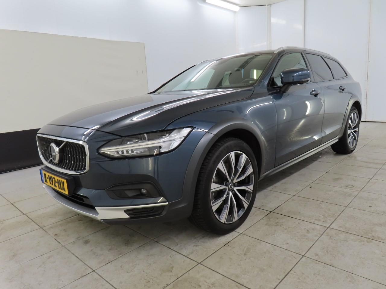 Volvo V90 Cross Country B5 Pro - AWD - Petrol - Automatic - 250 hp - 147.074 km