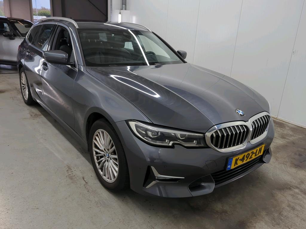 BMW 3 Series Touring 318 High Executive - Petrol - Automatic - 156 hp - 143.404 km