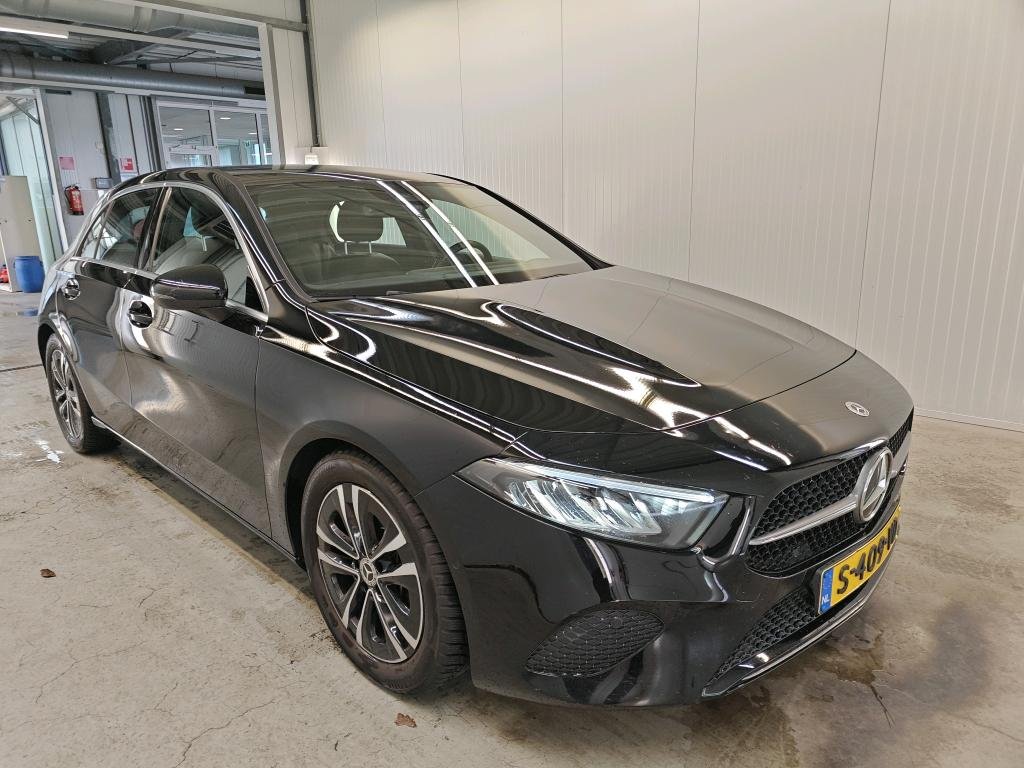 Mercedes-Benz A 180 Luxury Line - Petrol - Automatic - 136 hp - 93.930 km