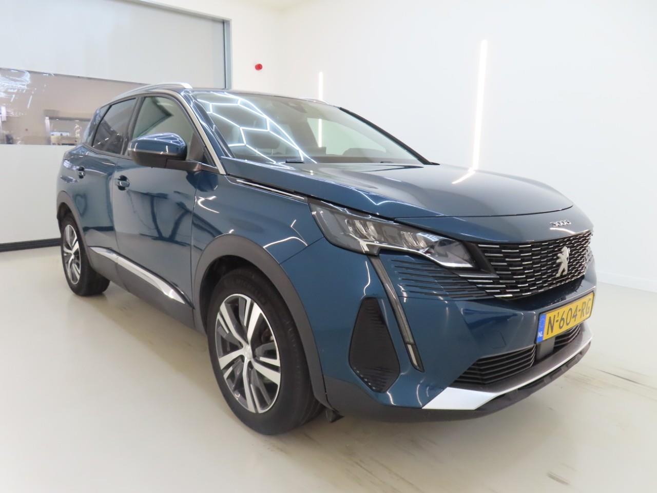 Peugeot 3008 1.2i Allure - Petrol - Manual - 130 hp - 143.990 km