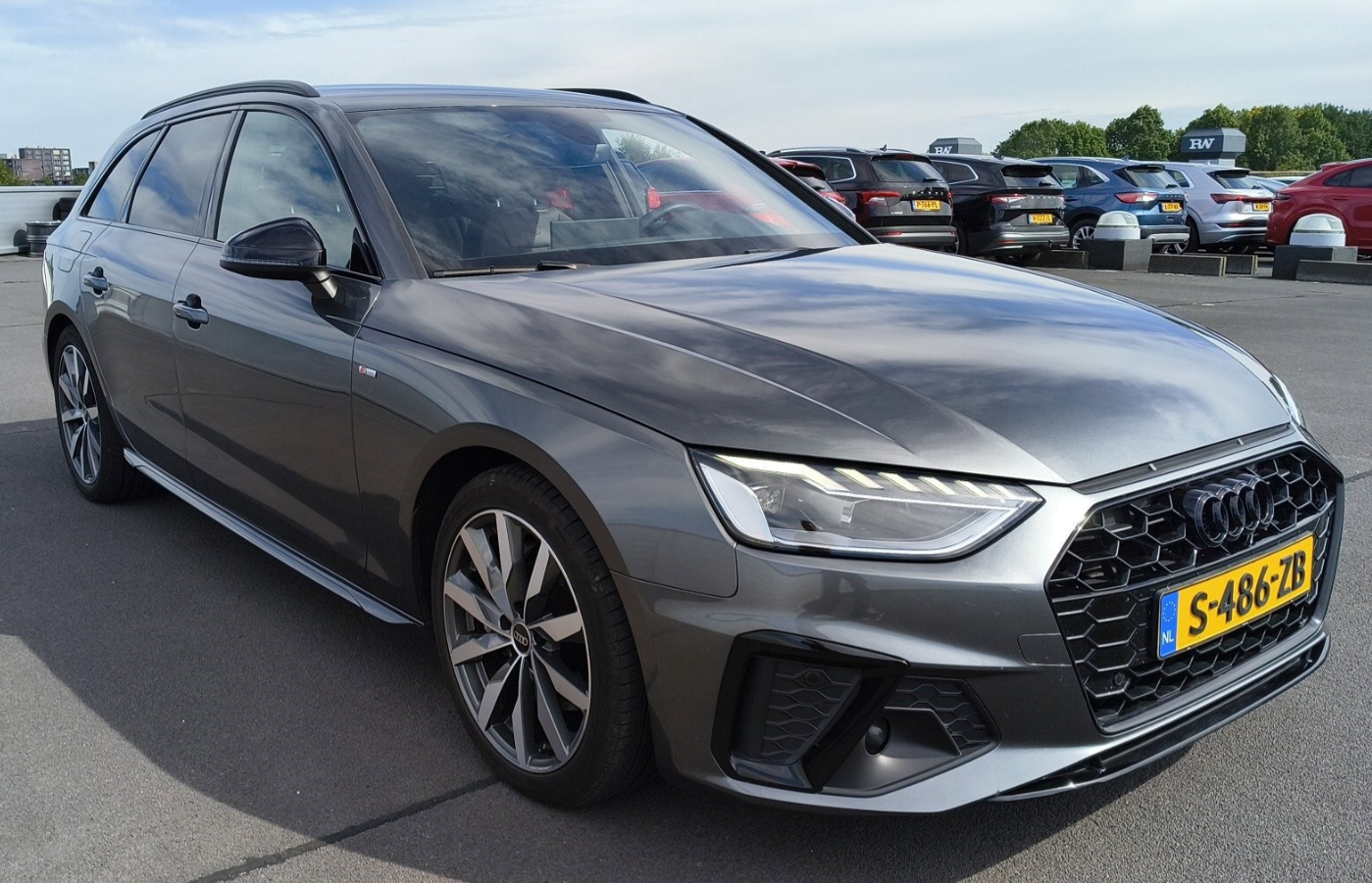 Audi A4 Avant 40 TFSI S Edition - Petrol - Automatic - 204 hp - 118.473 km