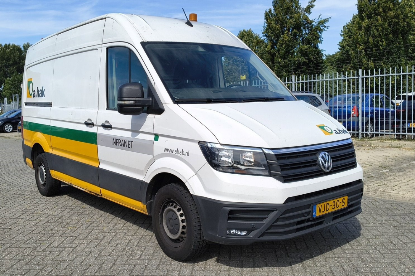 Volkswagen Crafter L2H2 2.0 TDI Trendline - Diesel - Manual - 140 hp - 171.117 km