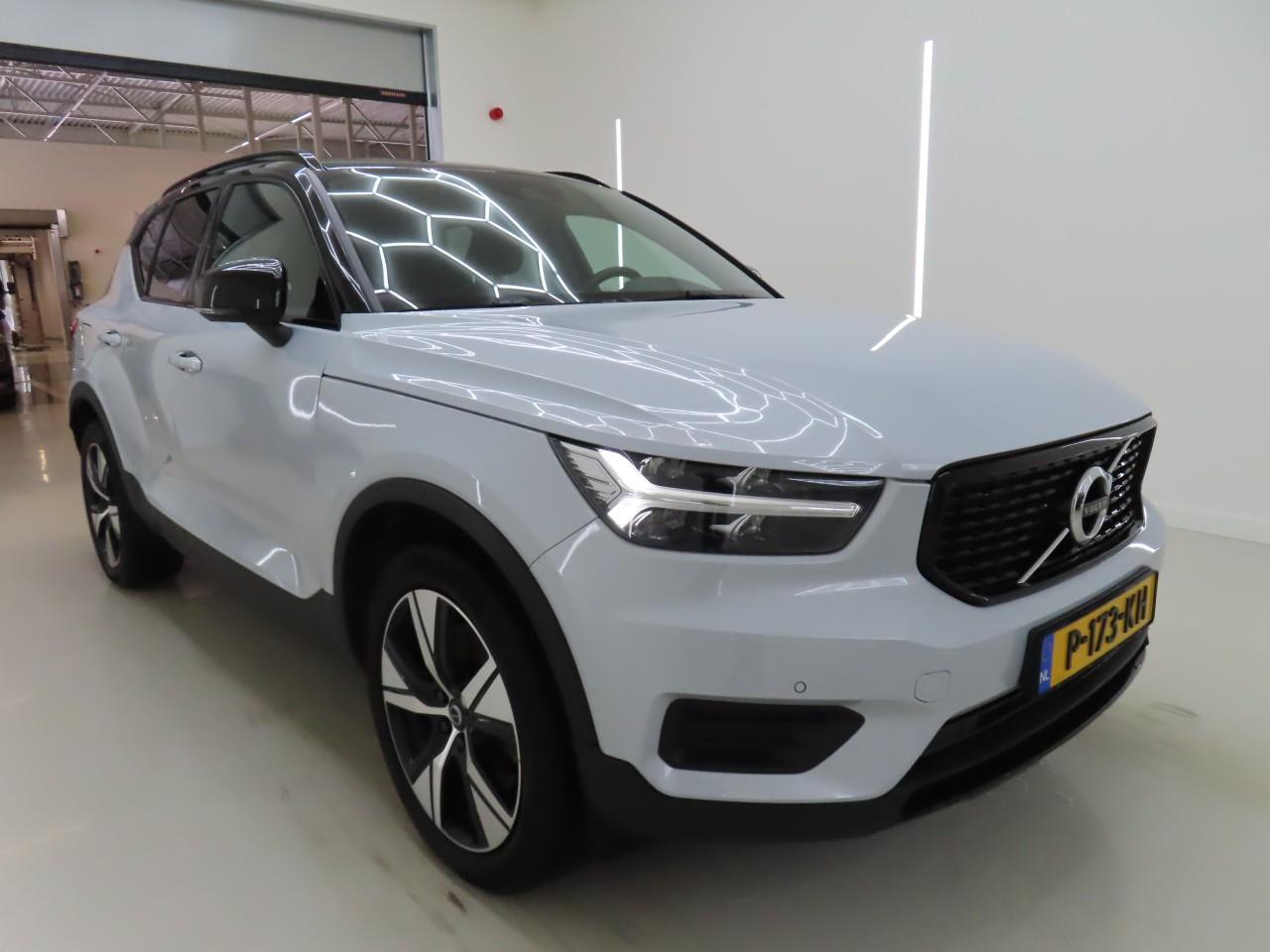 Volvo XC40 1.5 T4 R-Design - Hybrid - Automatic - 129 hp - 158.204 km