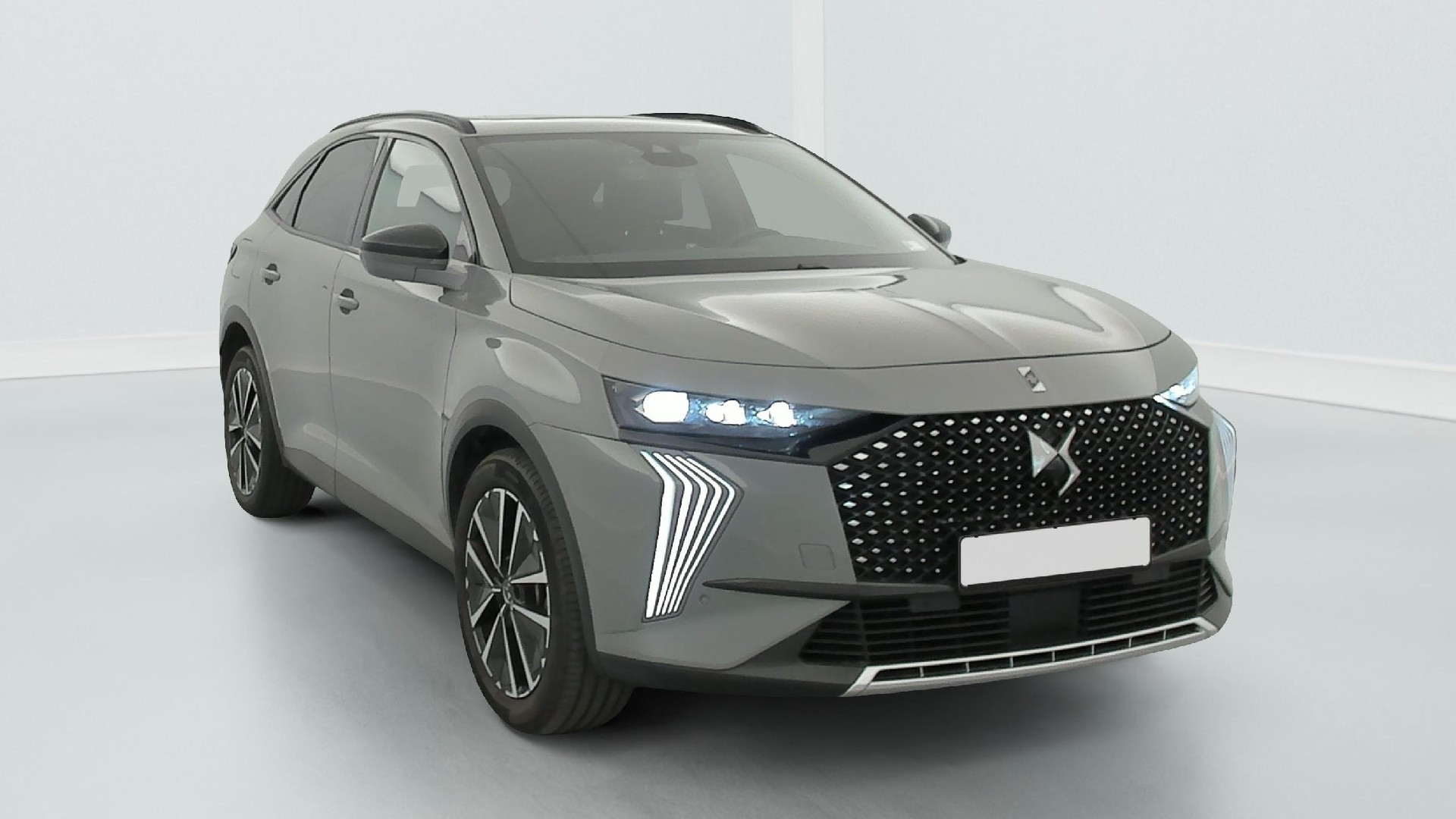 DS DS7 Crossback 1.5 HDI Etoile - Diesel - Automatic - 131 hp - 18.505 km