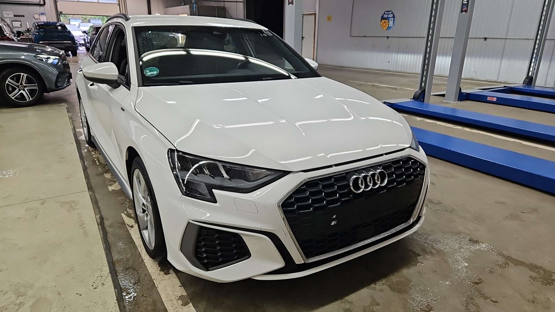 Audi A3 Sportback 30 TFSI S Line - Petrol - Automatic - 110 hp - 61.317 km