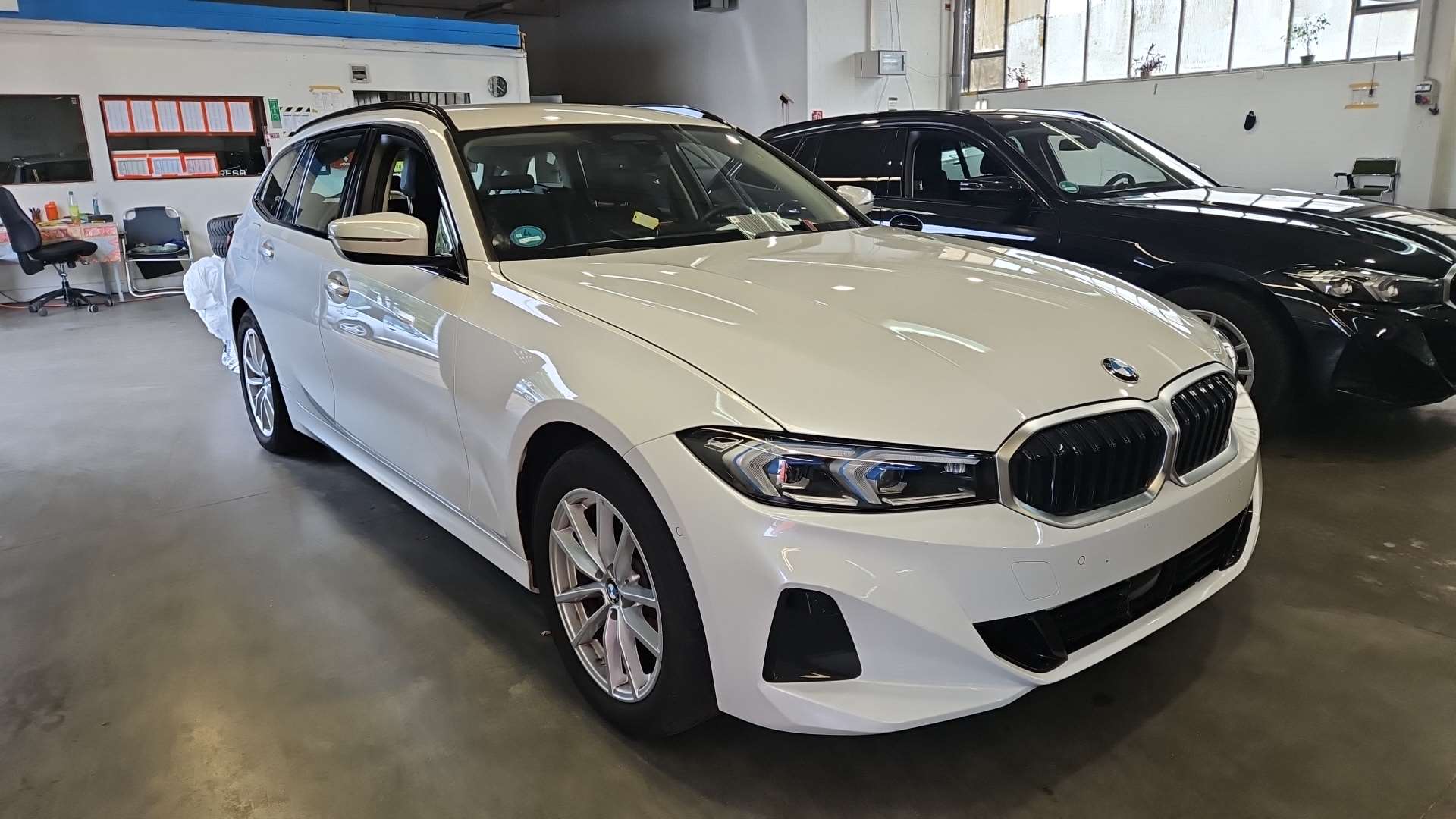 BMW 3 Series Touring 318d - Diesel - Automatic - 150 hp - 64.418 km