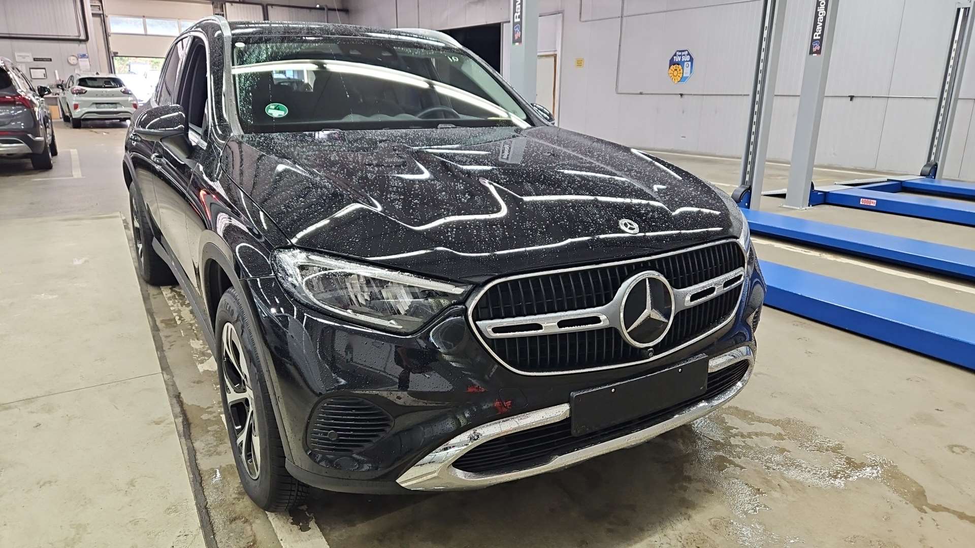Mercedes-Benz GLC 300de Avantgarde - 4-Matic - Hybrid - Automatic - 197 hp - 26.399 km