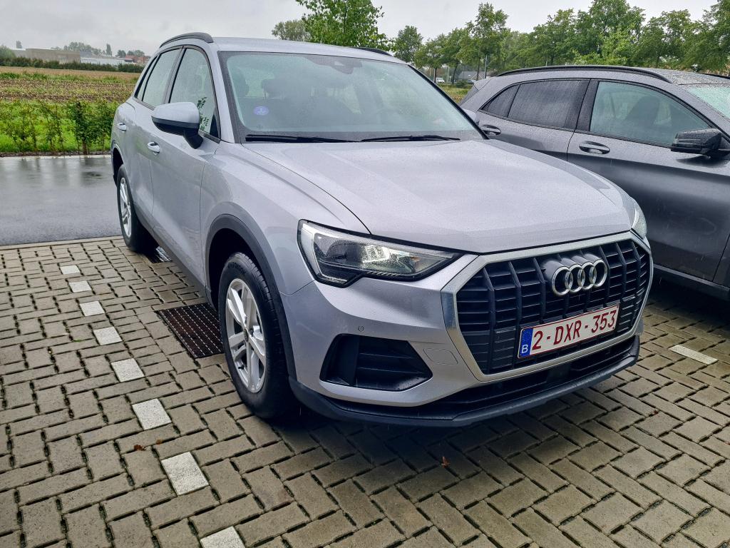 Audi Q3 45 TFSIe Attraction - Hybrid - Automatic - 150 hp - 74.103 km