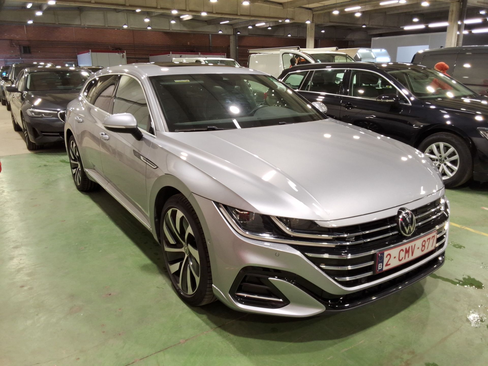 Volkswagen Arteon Shooting Brake 1.4 R-Line - Hybrid - Automatic - 156 hp - 92.228 km