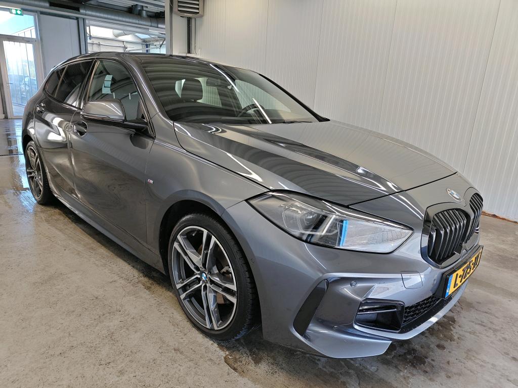 BMW 1 Series 118i Business - Petrol - Automatic - 136 hp - 74.431 km