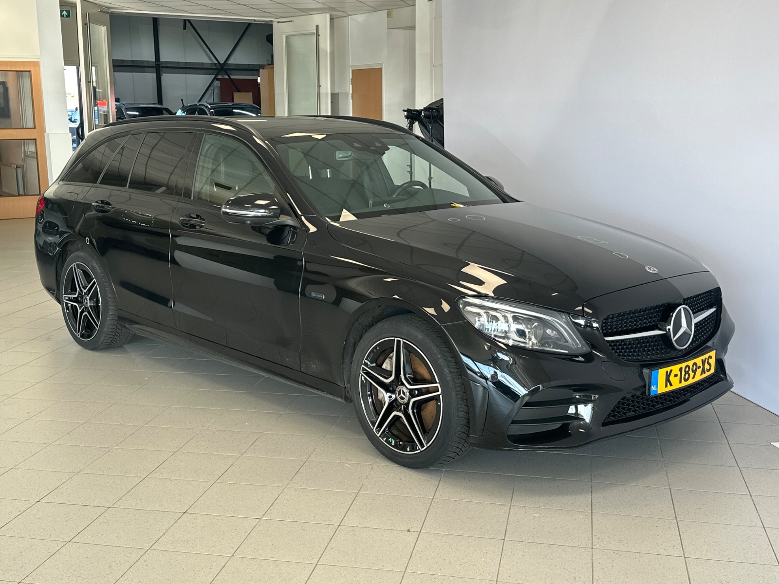 Mercedes-Benz C Break 300e Business Solution AMG - Hybrid - Automatic - 211 hp - 124.875 km