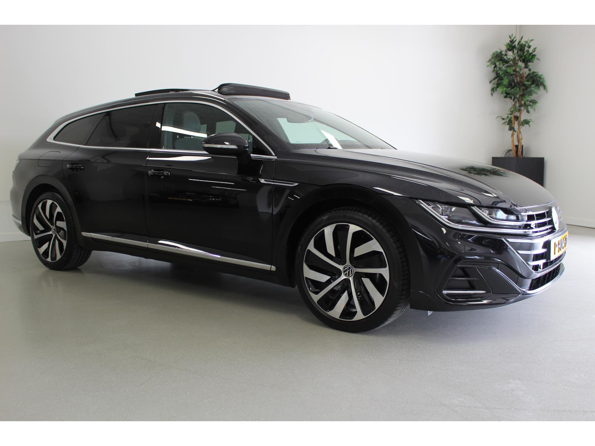 Volkswagen Arteon 1.4 R-Line - Hybrid - Automatic - 218 hp - 195.072 km