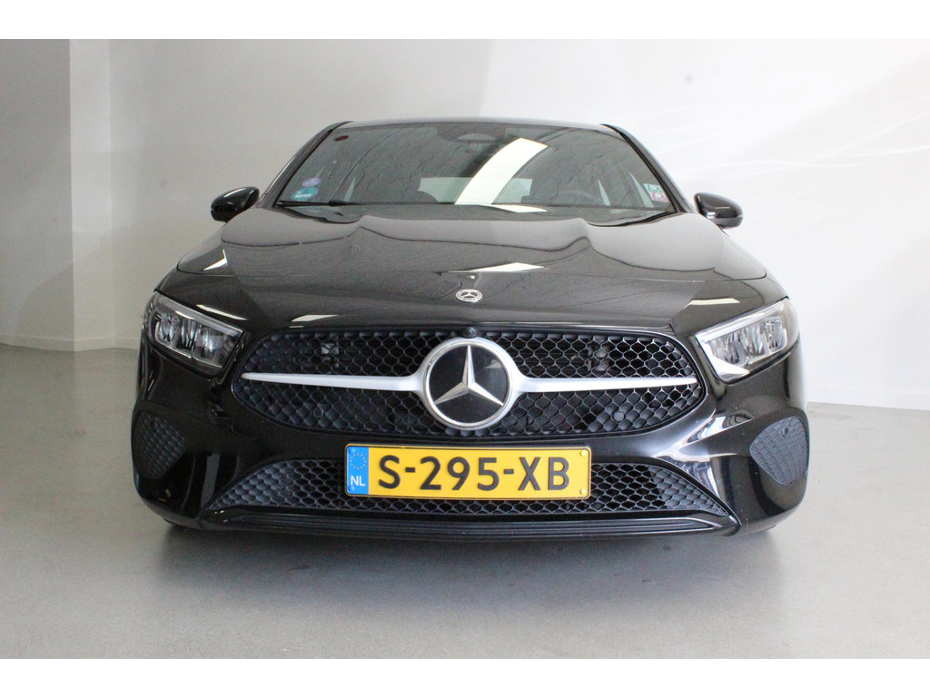 Mercedes-Benz A 180 Business Line - Petrol - Automatic - 136 hp - 111.906 km