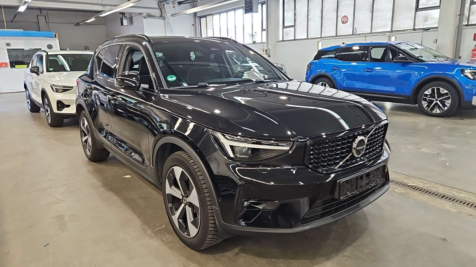 Volvo XC40 B3 Plus Dark - Petrol - Automatic - 163 hp - 11.593 km