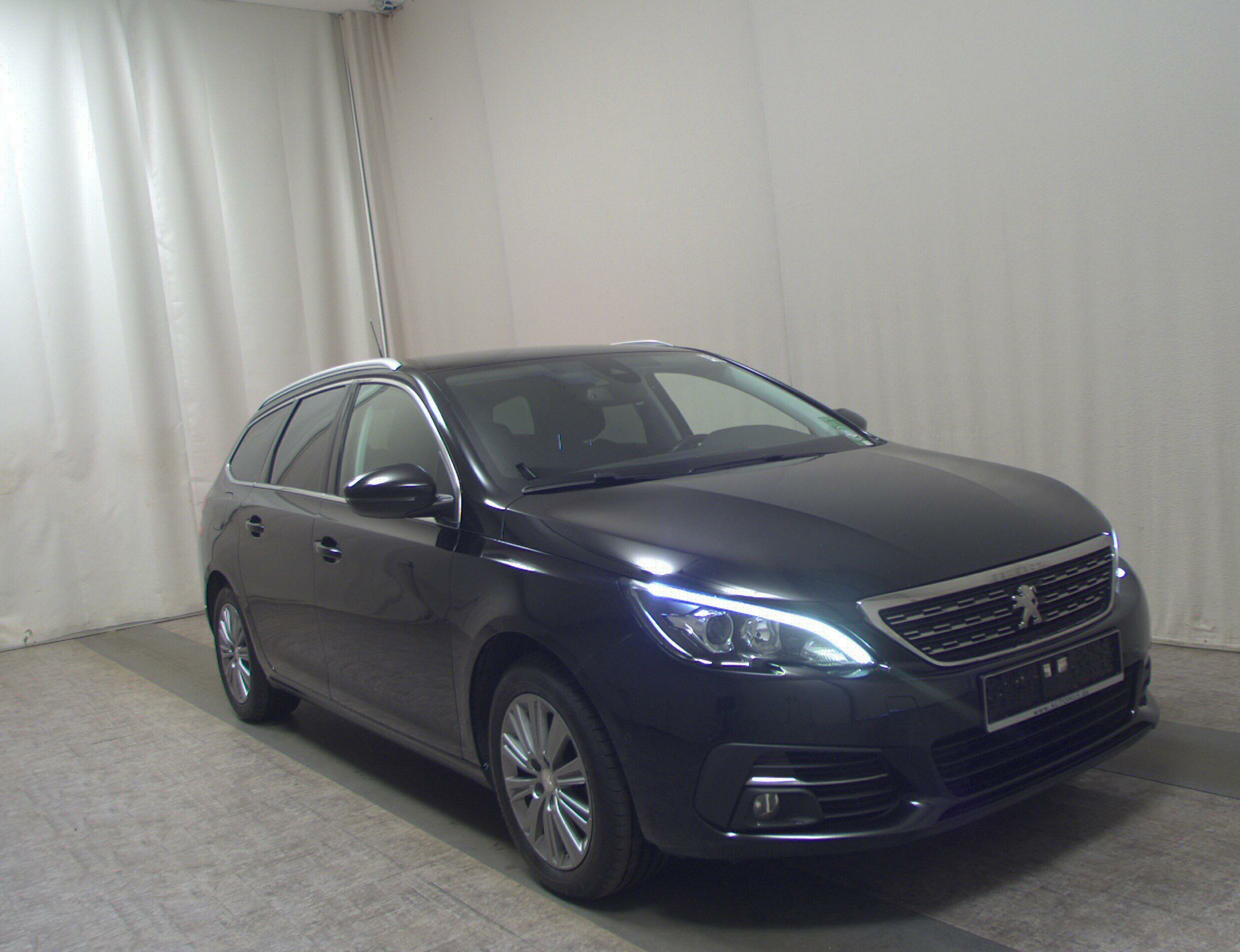 Peugeot 308 SW Allure - Diesel - Automatic - 130 hp - 180.919 km