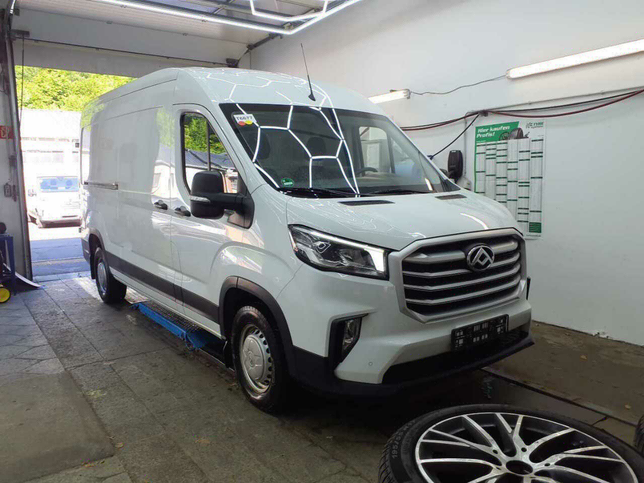 Maxus Deliver 9 2.0 - Diesel - Manual - 148 hp - 72.096 km