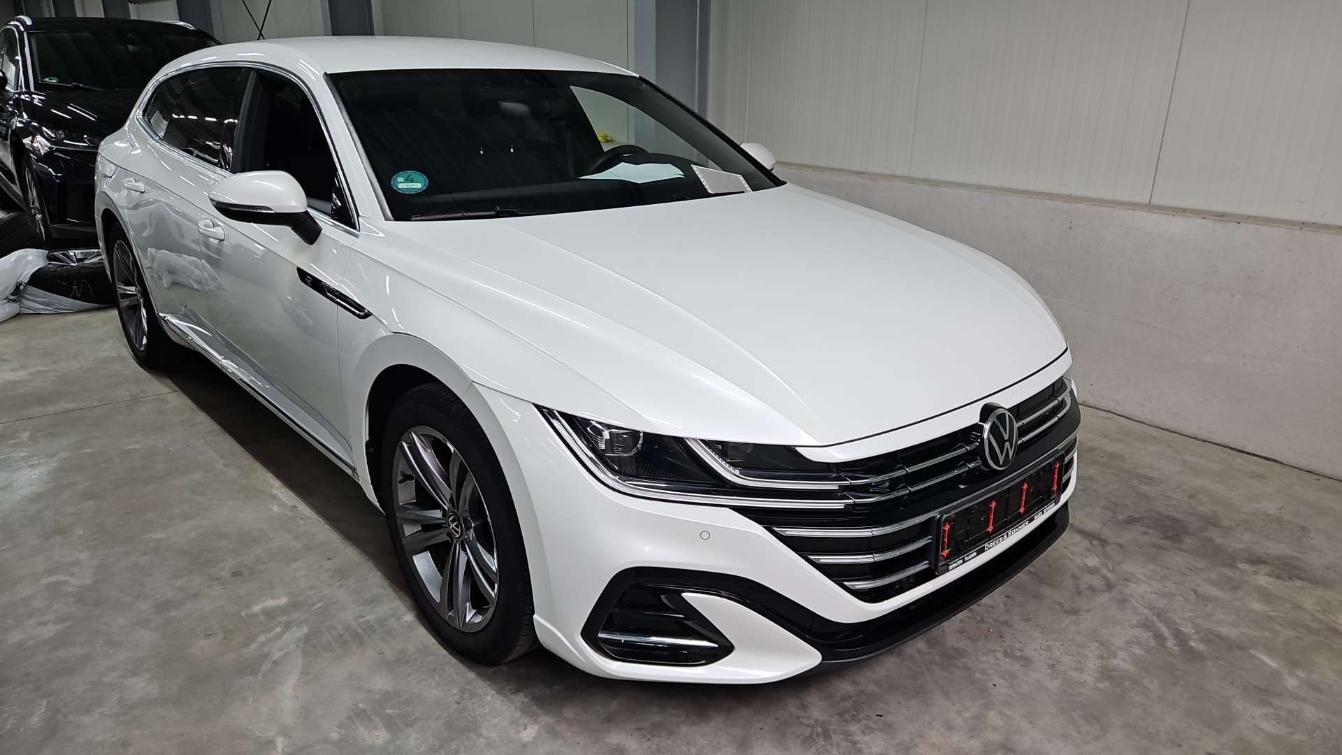 Volkswagen Arteon Shooting Brake 1.4 R-Line - Hybrid - Automatic - 156 hp - 118.219 km