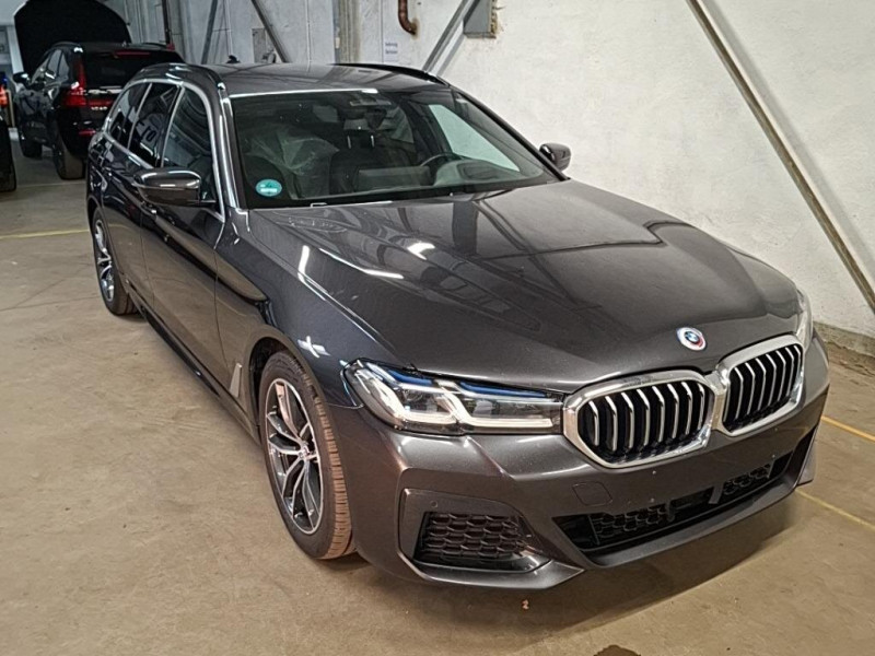 BMW 5 Series Touring 520d - xDrive - Diesel - Automatic - 190 hp - 140.765 km