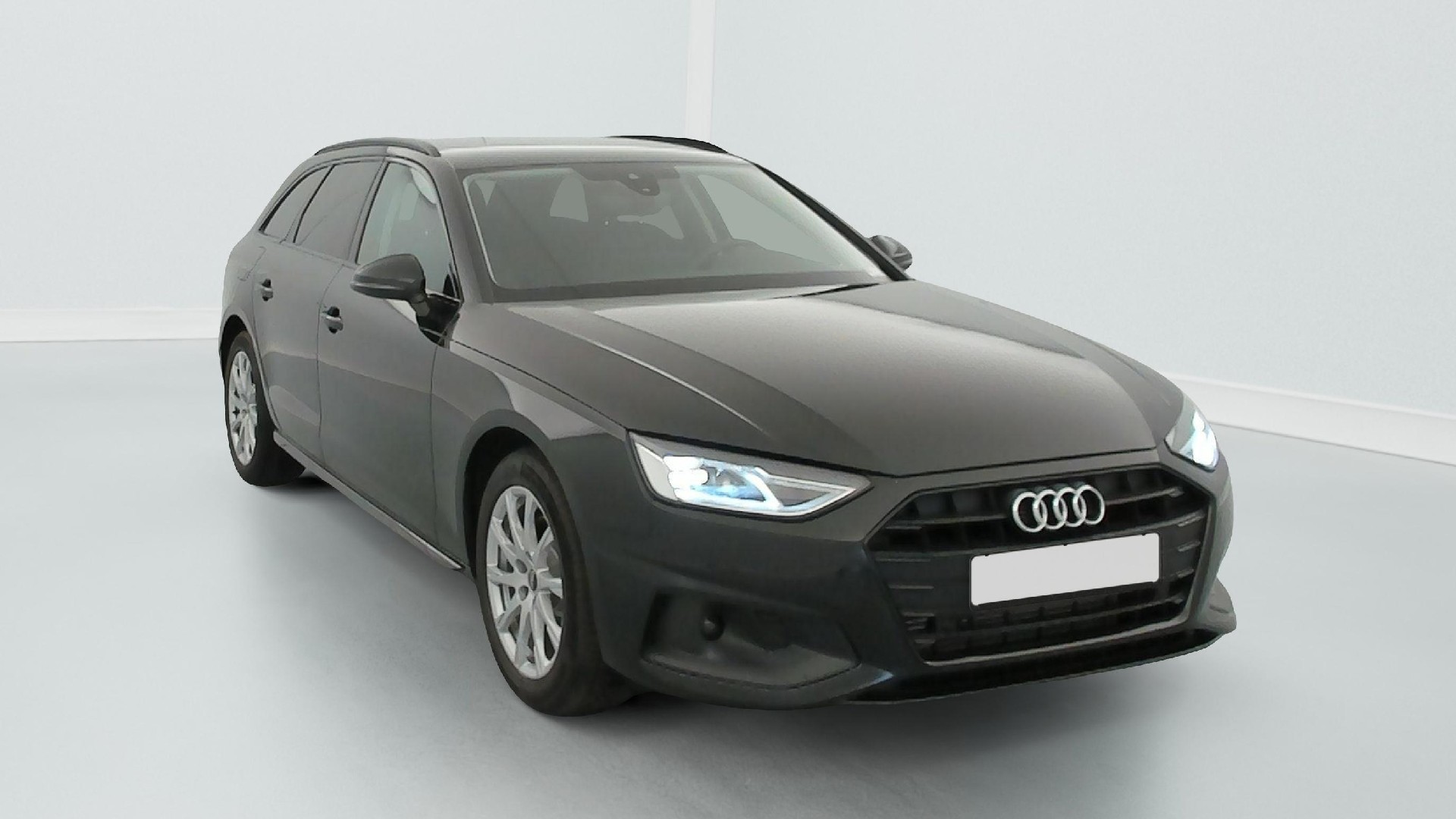 Audi A4 35 TFSI Design - Hybrid - Automatic - 150 hp - 41.055 km