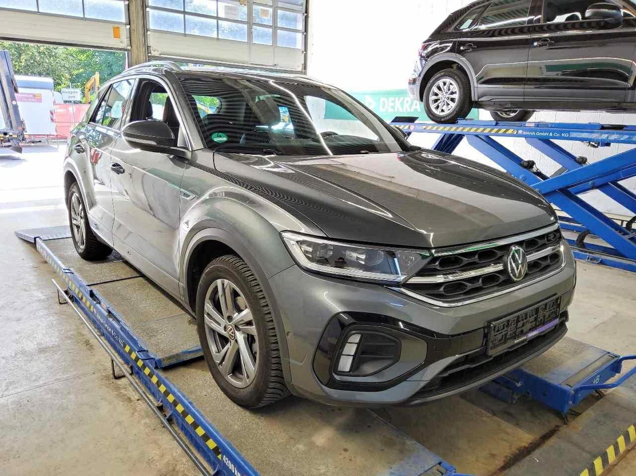 Volkswagen T-ROC 1.5 TSI R-Line - Petrol - Automatic - 150 hp - 15.950 km
