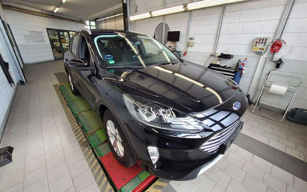 Ford Kuga 2.0 EcoBlue Titanium - AWD - Diesel - Automatic - 150 hp - 58.517 km