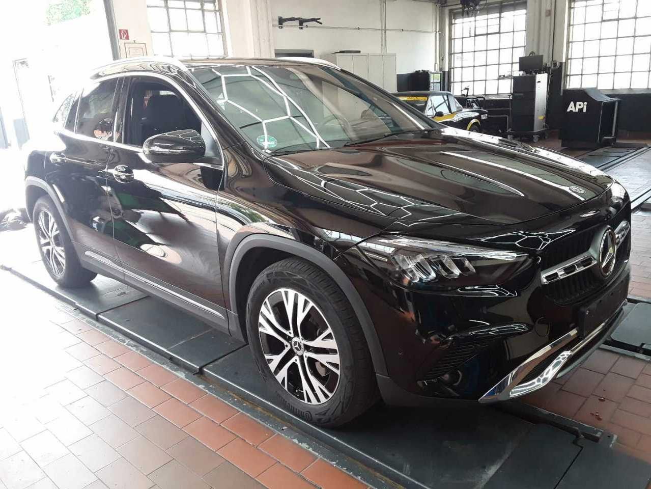 Mercedes-Benz GLA 200d progressive - Diesel - Automatic - 150 hp - 45.124 km