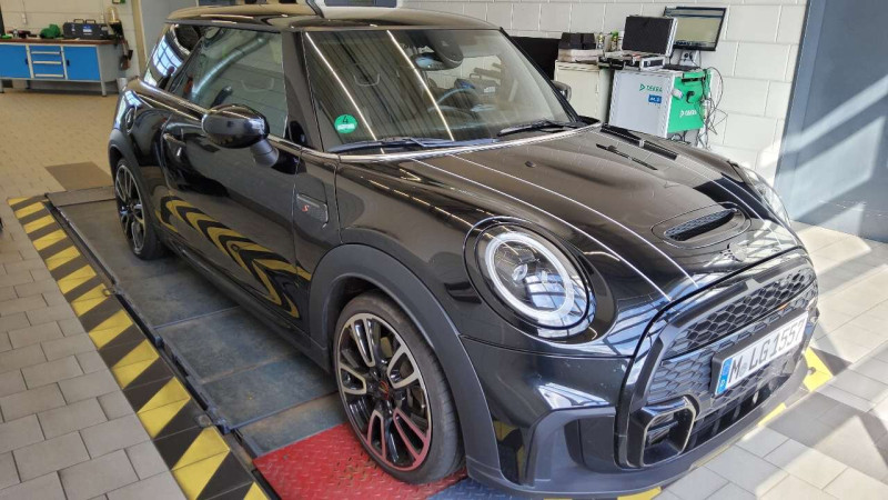 Mini 3 Doors Cooper S John Cooper Works - Petrol - Automatic - 178 hp - 60.740 km