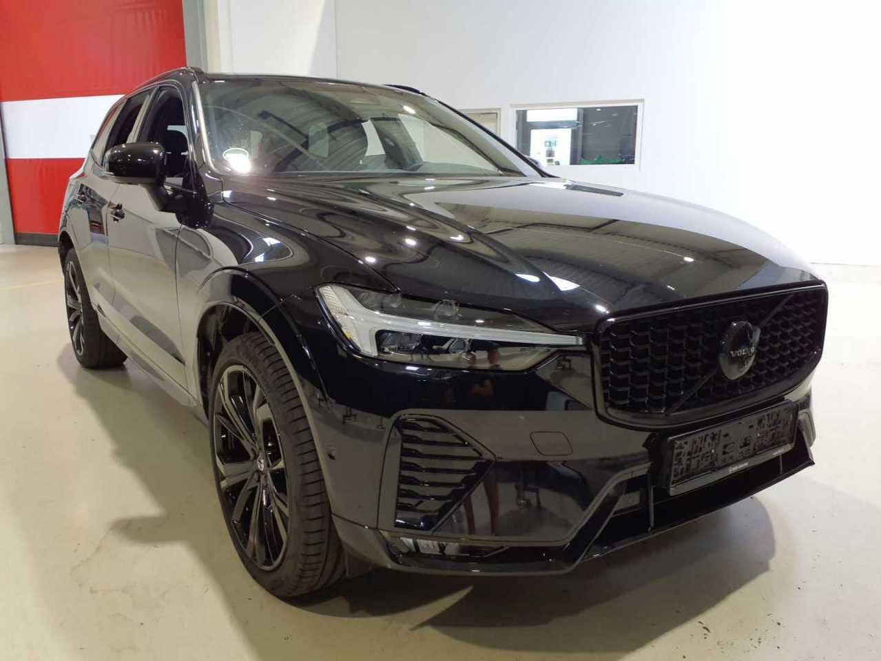 Volvo XC60 B5 Plus - AWD - Petrol - Automatic - 250 hp - 21.617 km