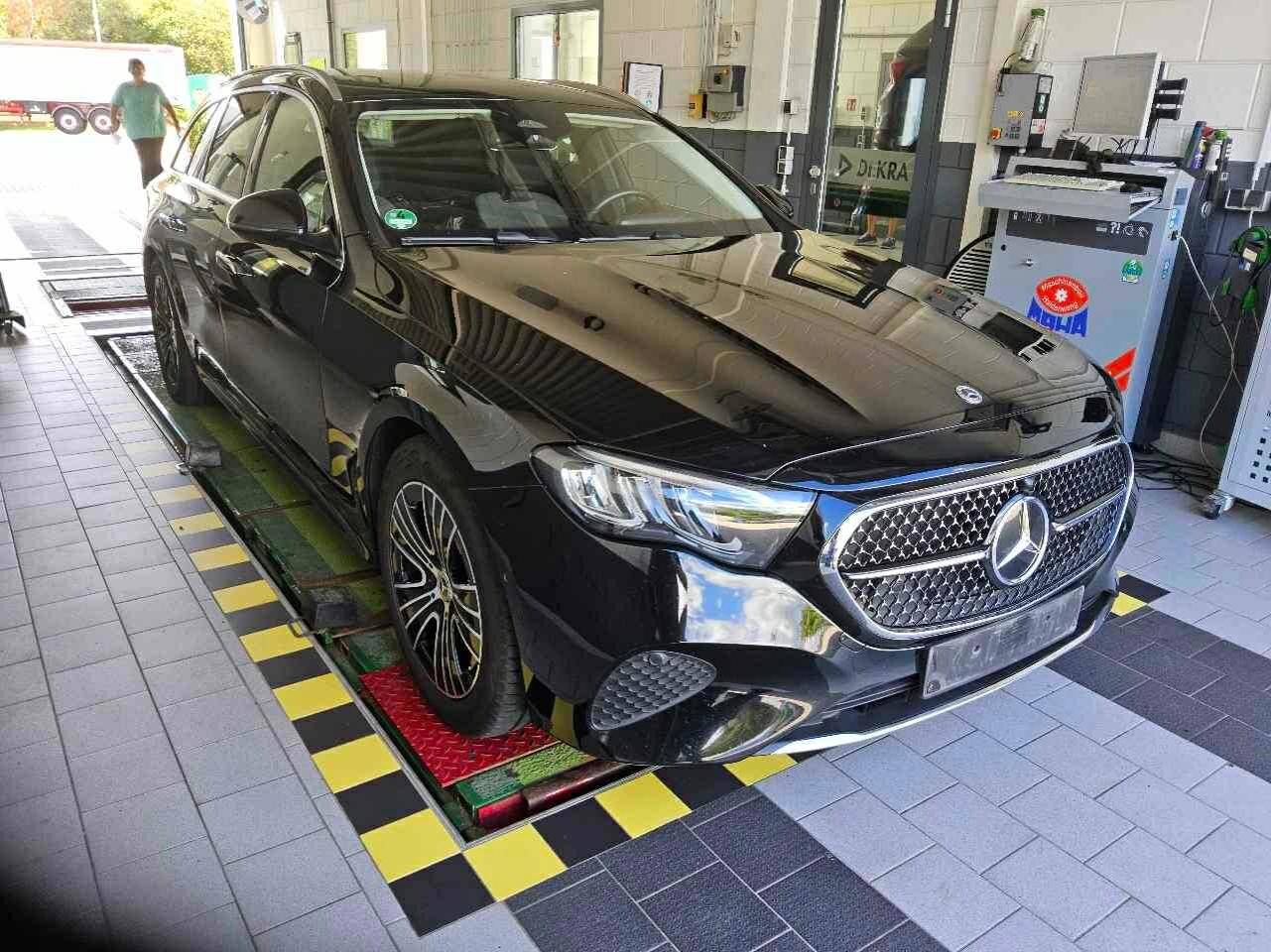 Mercedes-Benz E Break 220 - Diesel - Automatic - 197 hp - 71.035 km