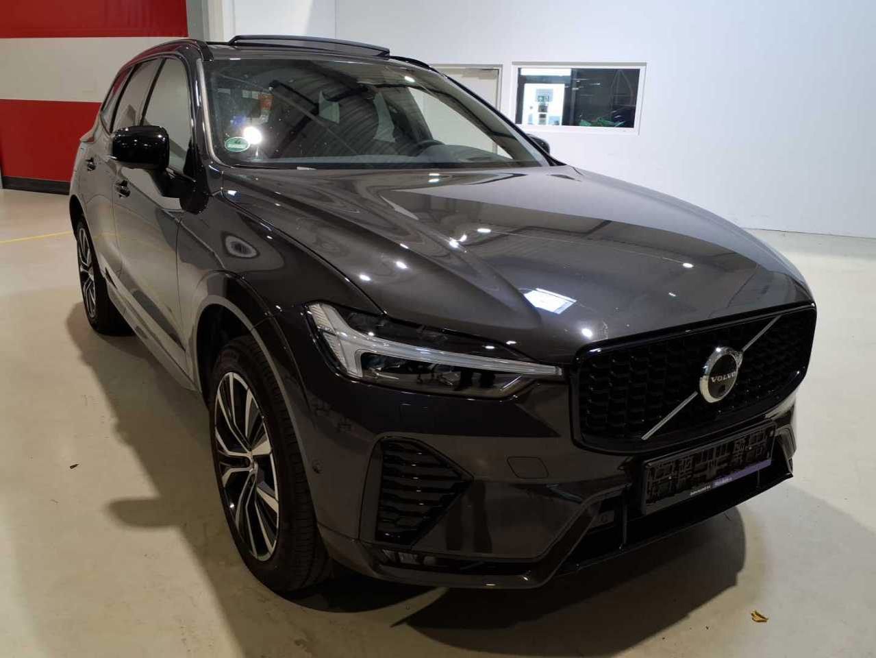 Volvo XC60 B5 Ultra Dark - AWD - Petrol - Automatic - 250 hp - 21.348 km