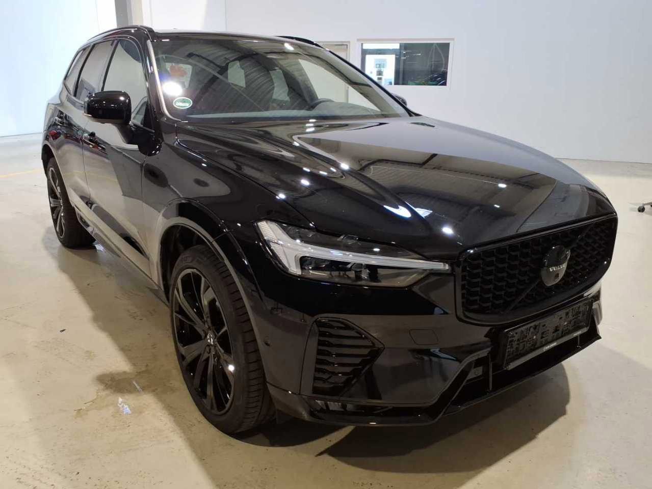 Volvo XC60 B5 Plus - AWD - Petrol - Automatic - 250 hp - 22.061 km