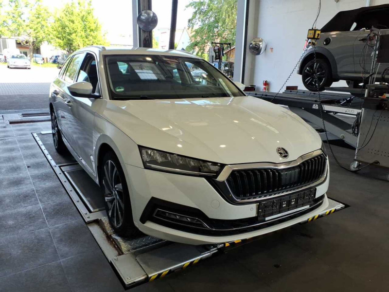 Skoda Octavia Combi 1.4 TSI Style - Hybrid - Automatic - 150 hp - 61.177 km