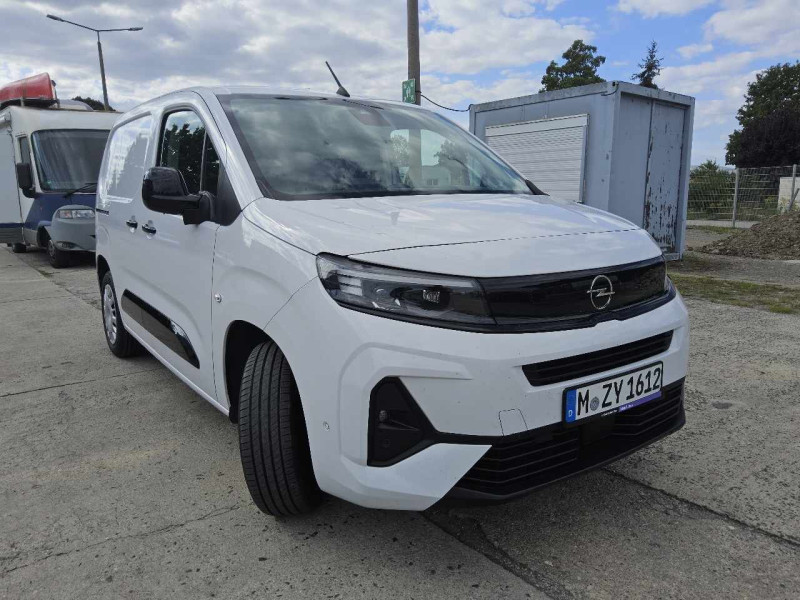 Opel Combo Cargo 1.5 - Diesel - Automatic - 130 hp - 11.581 km