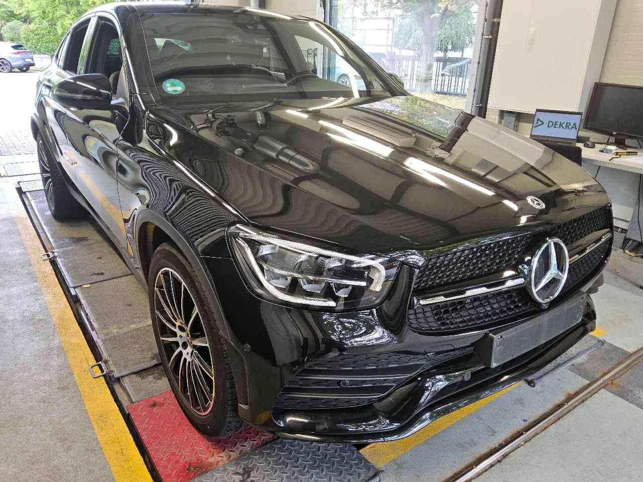 Mercedes-Benz GLC Coupé 200 AMG Line - Petrol - Automatic - 197 hp - 42.005 km
