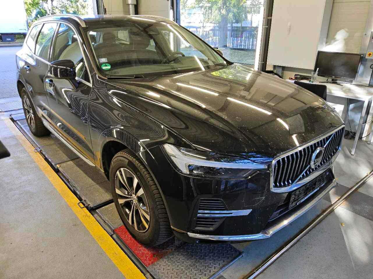 Volvo XC60 T6 Core - Hybrid - Automatic - 253 hp - 50.040 km