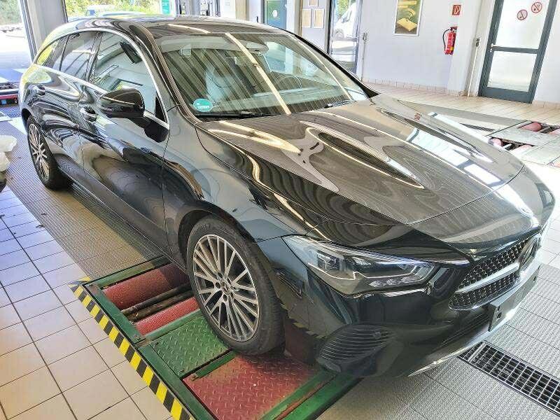 Mercedes-Benz CLA Shooting Brake 200d Progressive - Diesel - Automatic - 150 hp - 26.082 km
