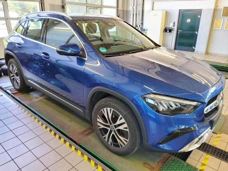 Mercedes-Benz GLA 250 progressive - 4-Matic - Petrol - Automatic - 224 hp - 35.624 km