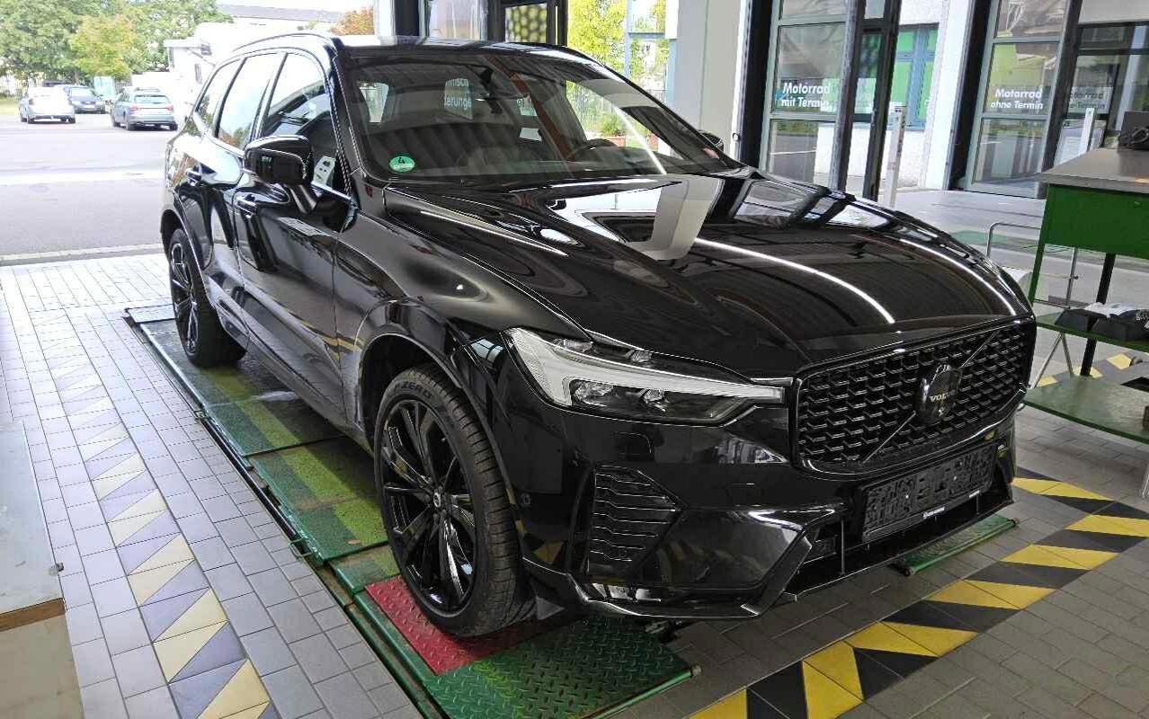 Volvo XC60 B5 - AWD - Petrol - Automatic - 250 hp - 28.975 km