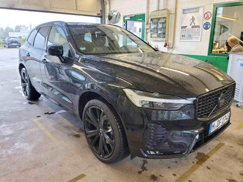 Volvo XC60 B5 - AWD - Petrol - Automatic - 250 hp - 30.798 km
