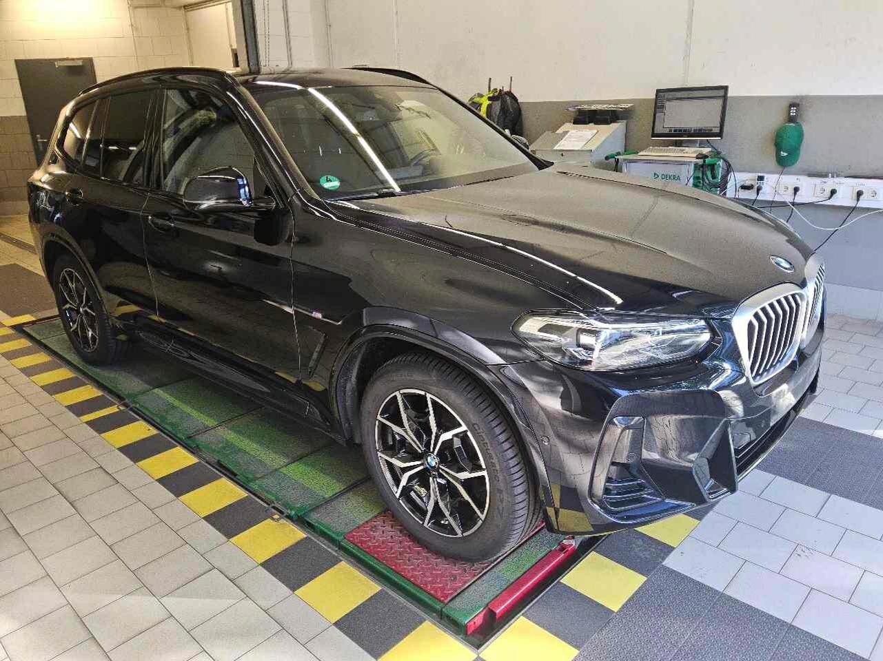 BMW X3 20i - xDrive - Petrol - Automatic - 184 hp - 17.653 km