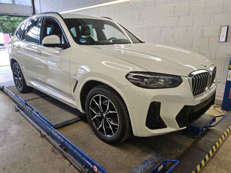 BMW X3 20i - xDrive - Petrol - Automatic - 184 hp - 17.207 km