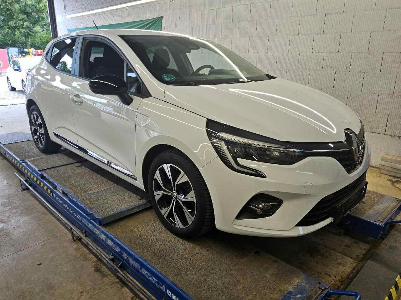 Renault Clio Evolution - Petrol - Manual - 91 hp - 31.665 km