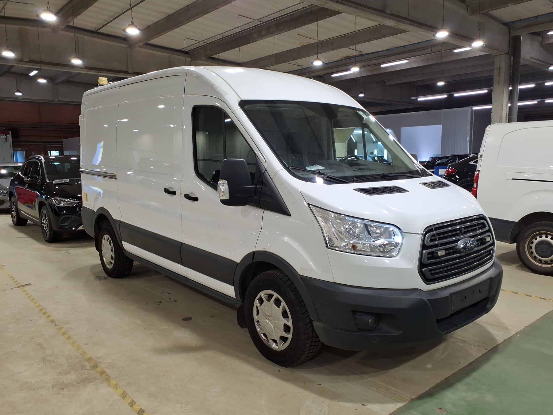 Ford Transit L2H2 2.0 TDCI Trend - Diesel - Manual - 130 hp - 68.167 km